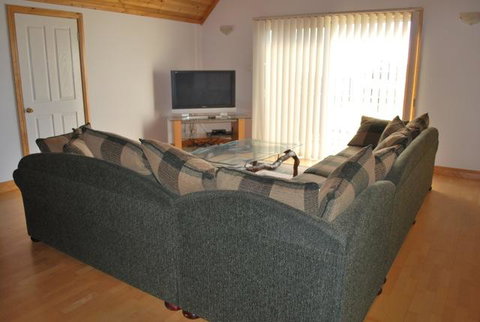 Farm Lane Retreat - Schoolies Week Accommodation 2