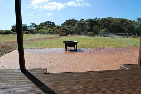 Farm Lane Retreat - Schoolies Week Accommodation 3