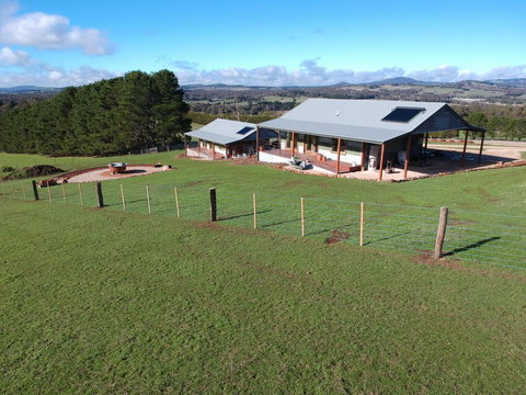 Fellcroft Farmstay - Schoolies Week Accommodation 0