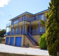 Flat 2 - 3 Bay Lane - Schoolies Week Accommodation