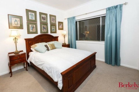 Flat In Heart Of Griffith - Schoolies Week Accommodation 3