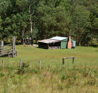 Four Bull Hut - Schoolies Week Accommodation
