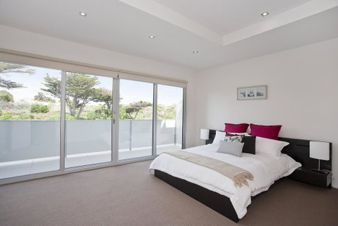 Four Kings Apartment - Deluxe 2br #3 - Schoolies Week Accommodation 3