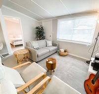 Frangipani Cottage - Schoolies Week Accommodation