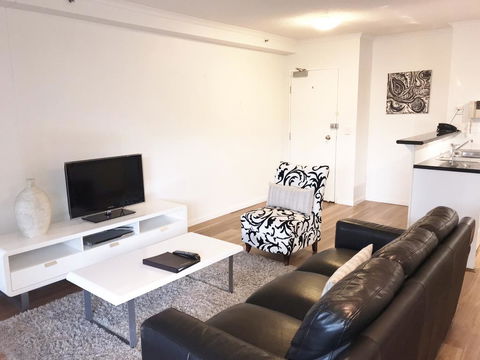 Frisco Apartments - Schoolies Week Accommodation 3