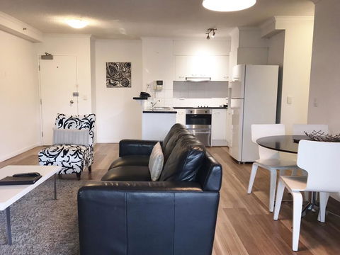 Frisco Apartments - Schoolies Week Accommodation 2