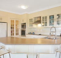 Gareth House - Schoolies Week Accommodation