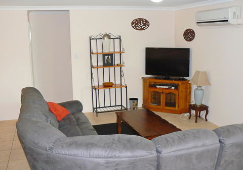 Geraldton Luxury Vacation Home - Schoolies Week Accommodation 2