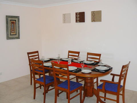Geraldton Luxury Vacation Home - Schoolies Week Accommodation 3