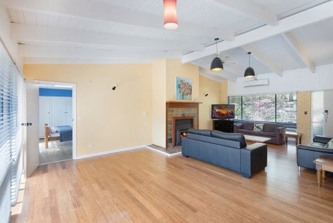 Getaway South Coast - Holiday House With Pool - Schoolies Week Accommodation 3
