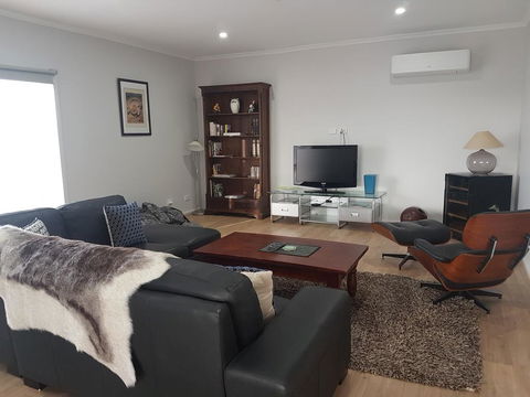 Gilligan's Kangaroo Island - Schoolies Week Accommodation 2