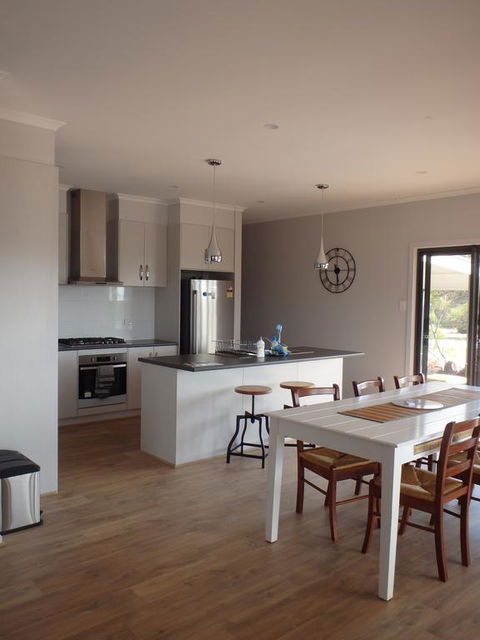 Gilligan's Kangaroo Island - Schoolies Week Accommodation 1