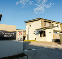 Gladstone Heights Executive Apartments - Schoolies Week Accommodation