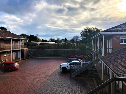 Glen Inn - Schoolies Week Accommodation 1