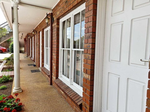 Glen Inn - Schoolies Week Accommodation 2