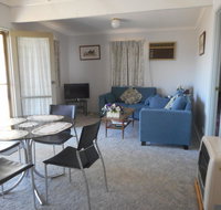 Glenfield Cottage - Schoolies Week Accommodation