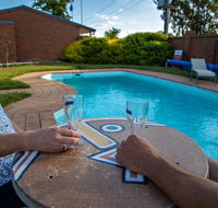 Golden Country Motel and Caravan Park - Schoolies Week Accommodation