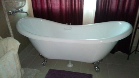 GOLDEN LACE B&B - Schoolies Week Accommodation 2