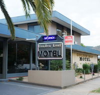 Golden Leaf Motel - Schoolies Week Accommodation