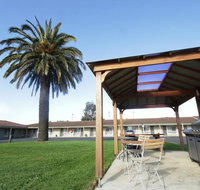 Golden Palms Motel - Schoolies Week Accommodation