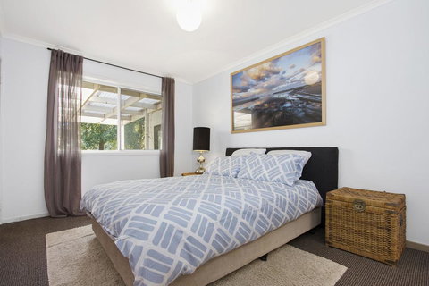 Golfers Getaway Mollymook Augusta Place 14/13-15 - Schoolies Week Accommodation 3