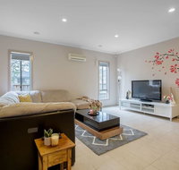 Gorgeous 4BR home in Point Cook - Schoolies Week Accommodation