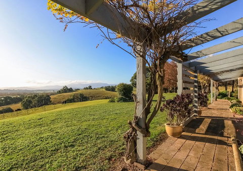 GRACEDALE HILLS HOMESTEAD - Schoolies Week Accommodation 0