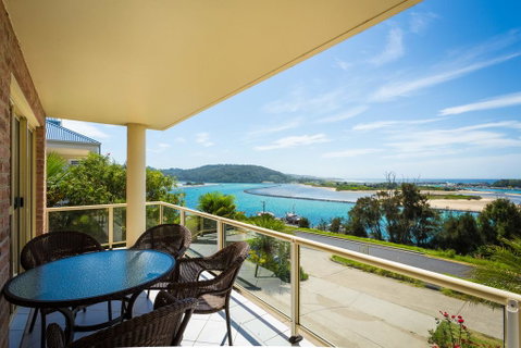 Grand Pacific 1 Unit 1 - Schoolies Week Accommodation 1
