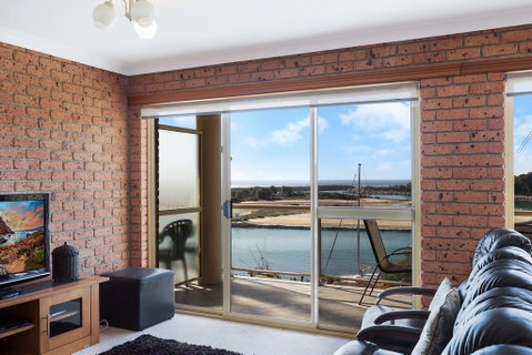 Grand Pacific 2 Unit 2 - Schoolies Week Accommodation 2