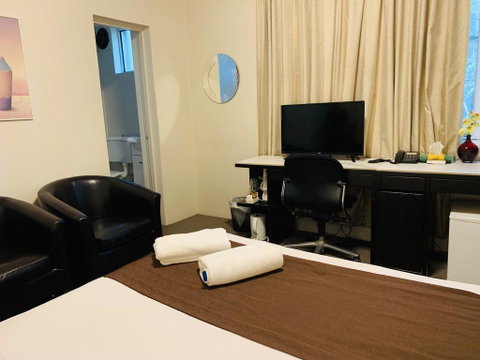 Greenwich Inn Motel - Schoolies Week Accommodation 2