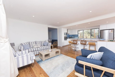 HAMPTONS - Schoolies Week Accommodation 3