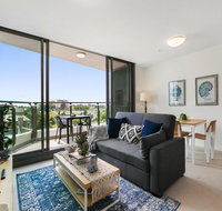 HARBOURSIDE- hosted by L'Abode Accommodation - Schoolies Week Accommodation