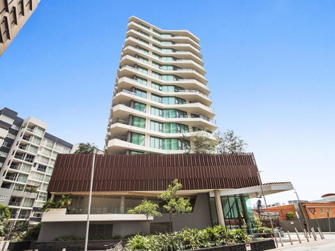 HARBOURSIDE- Hosted By: L'Abode Accommodation - Schoolies Week Accommodation 3