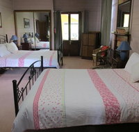 Henry's Cottage - Schoolies Week Accommodation