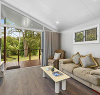 Hiddleston Retreat - Schoolies Week Accommodation