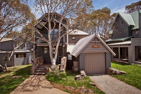 High Knob - Schoolies Week Accommodation 0