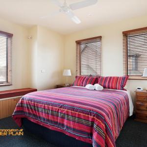 High Plains Drifter - Schoolies Week Accommodation 1