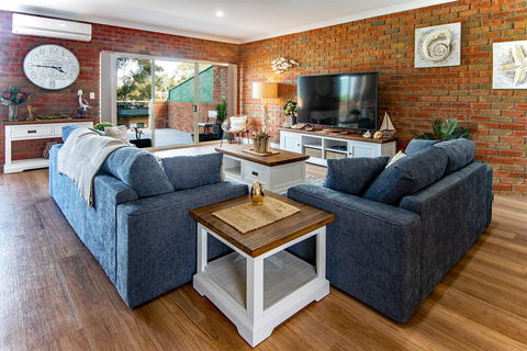 High Tide Five Star Appartment - Schoolies Week Accommodation 0