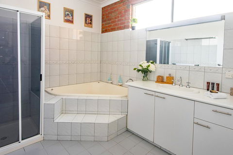 High Tide Five Star Appartment - Schoolies Week Accommodation 2