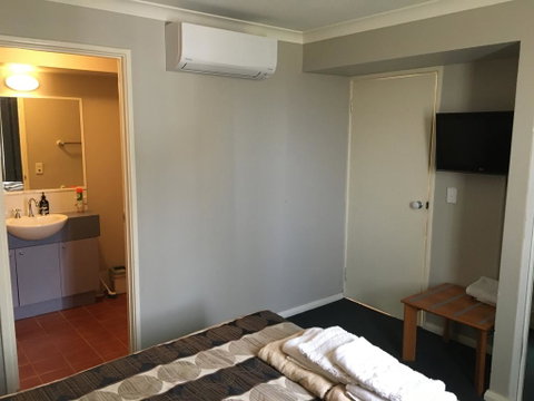 Hillarys Executive Apartment - Schoolies Week Accommodation 1