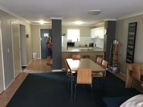 Hillarys Executive Apartment - Schoolies Week Accommodation 2