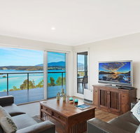 Hillcrest Views of Wagonga - Schoolies Week Accommodation