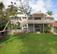 HILLTOP HAVEN in MOLLYMOOK - Schoolies Week Accommodation