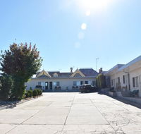 Hillview Motel - Schoolies Week Accommodation