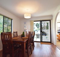Holiday House - Schoolies Week Accommodation