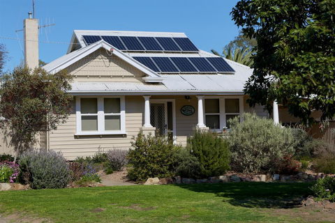 Holistic Haven - Schoolies Week Accommodation 0