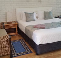 Holland Park Motel - Schoolies Week Accommodation