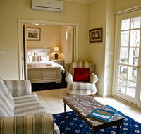 Holly Lane Mews - Schoolies Week Accommodation