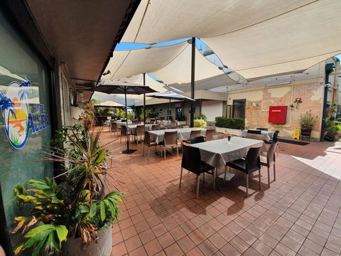 Hotel Allen - Schoolies Week Accommodation 1