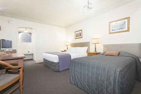 Hotel Bruce County - Schoolies Week Accommodation 3